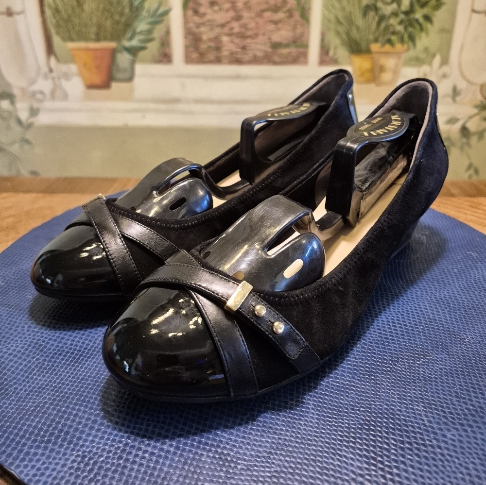 COLE HAAN/Nike Air Black Wedgepatent Leather/suede Upper sz. 9.5B (#1724A)